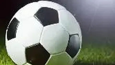 曼联官方微博：掌舵红魔领袖庆生，胜利锁定温布利征程，成就非凡礼物